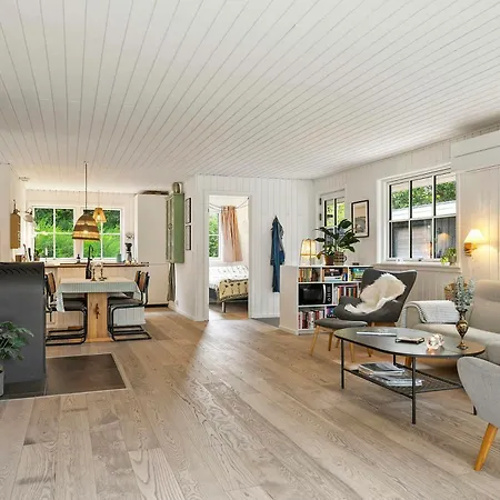 펜션 Family-friendly Near Ellinge Lyng Højby