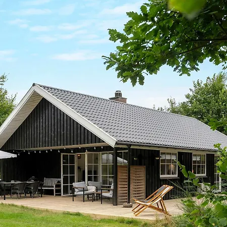 Family-friendly Near Ellinge Lyng Højby