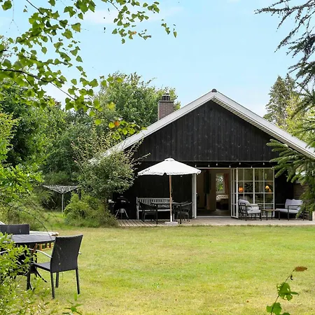 Family-friendly Near Ellinge Lyng